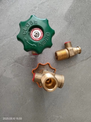 satın al LPG Gaz Silindirini Doldurmak için Pirinç LPG Kendiliğinden Kapanan Valf online manufacture